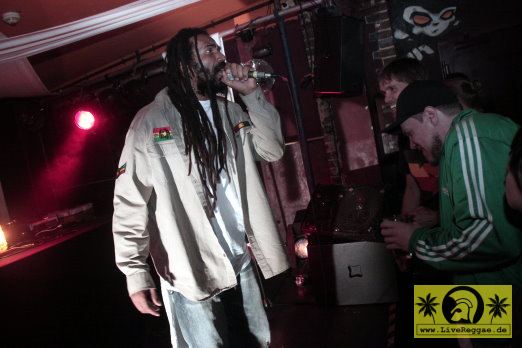 Prezident Brown (Jam) with Fireclap Sound - Turmbuehne Kassablanca, Jena 12. August 2011 (7).JPG